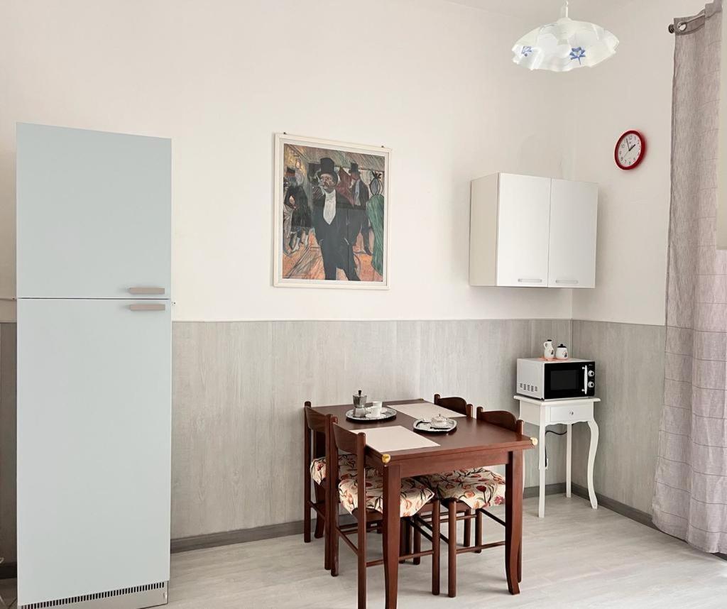 Savona Casa Vacanze Vicino Mare 3 Minuti Wifi Exterior foto