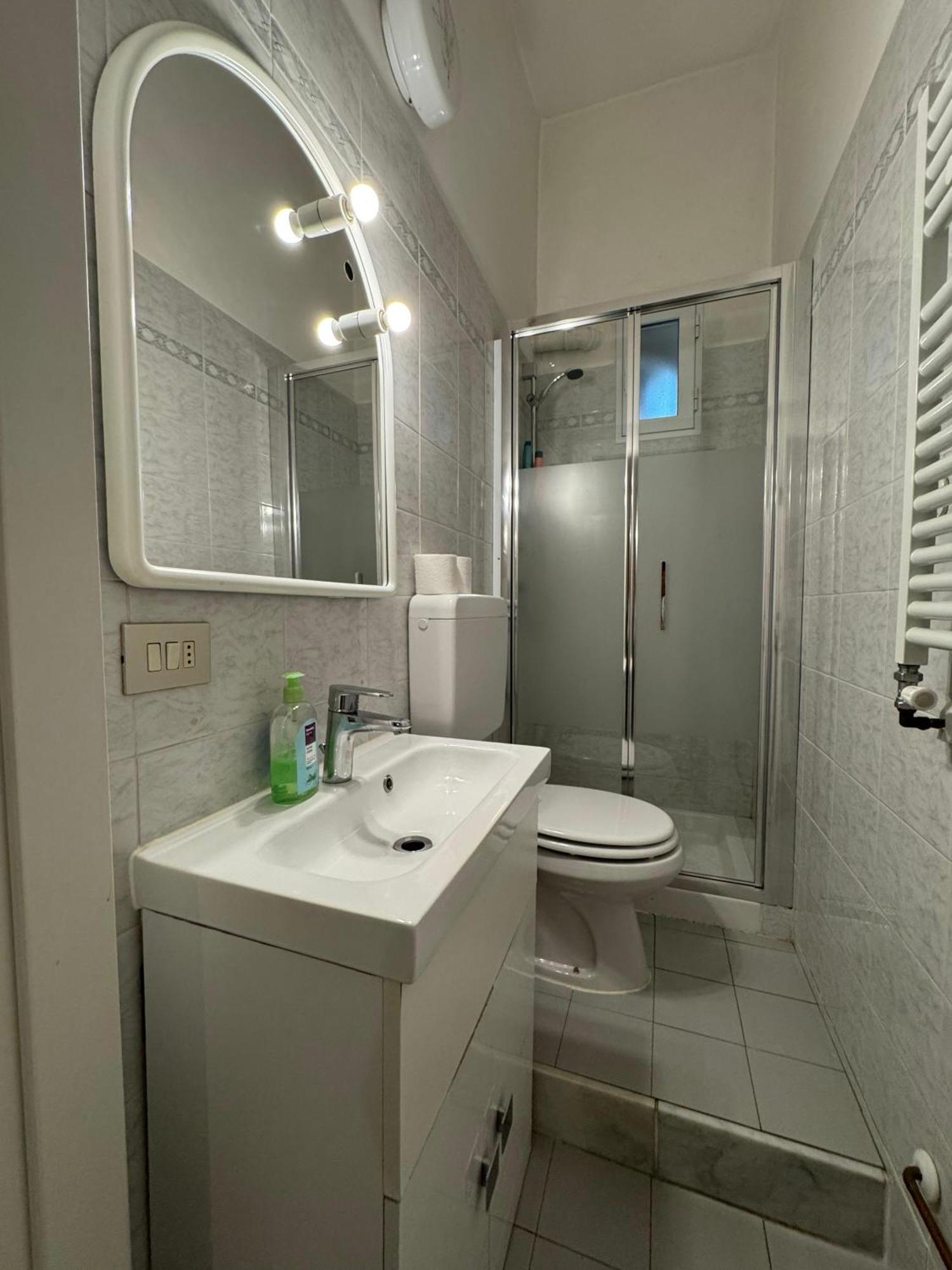 Savona Casa Vacanze Vicino Mare 3 Minuti Wifi Exterior foto